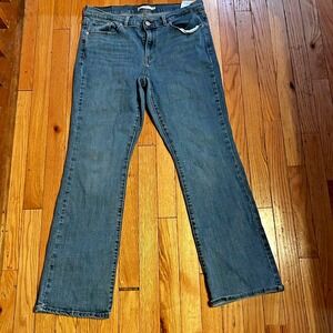 Levi's Women's Classic Bootcut Jeans Medium wash Size‎ 12